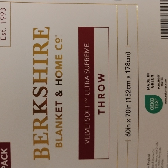 New Berkshire Blanket and home co Throw - Picture 2 of 3